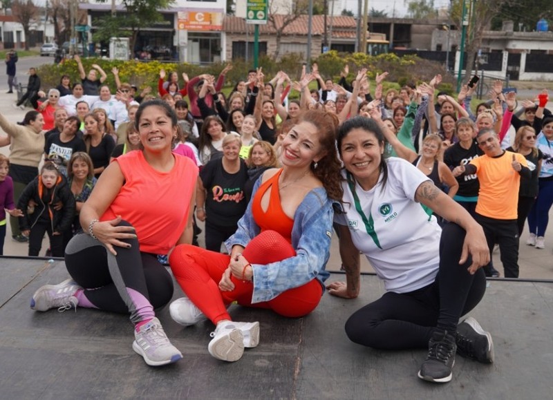 En el marco del Programa de Actividad Física y Salud, la Subsecretaría de Deportes llevó a cabo la “Jornada Fitness” en el Parque de la Unidad Nacional de Libertad.