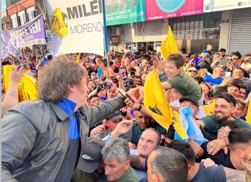 Hasta los niños pidieron conocer al candidato libertario.