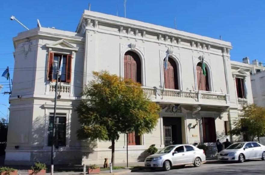 El gobierno provincial confía en su estructura territorial para evitar un resultado adverso.