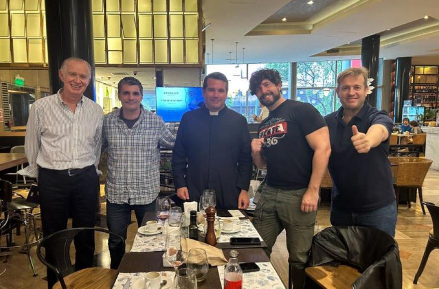 La discusión pública expuso la ruptura interna.