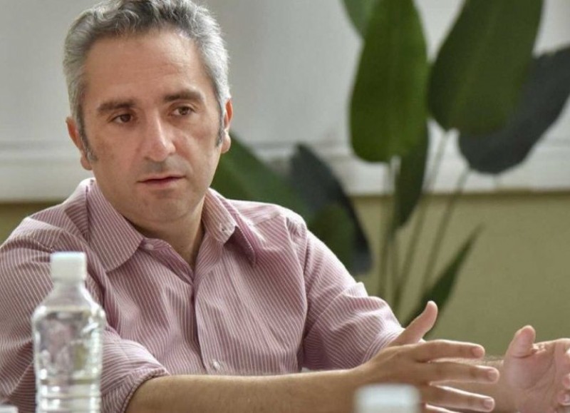 Andrés "Cuervo" Larroque habría habilitado la alianza gremial que motorizó esta estructura.