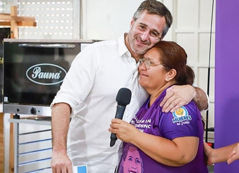 El intendente Federico Achával encabezó el acto de cierre anual del programa de formación de Banco de Herramientas para las pilarenses que forman Mujeres al Frente.
