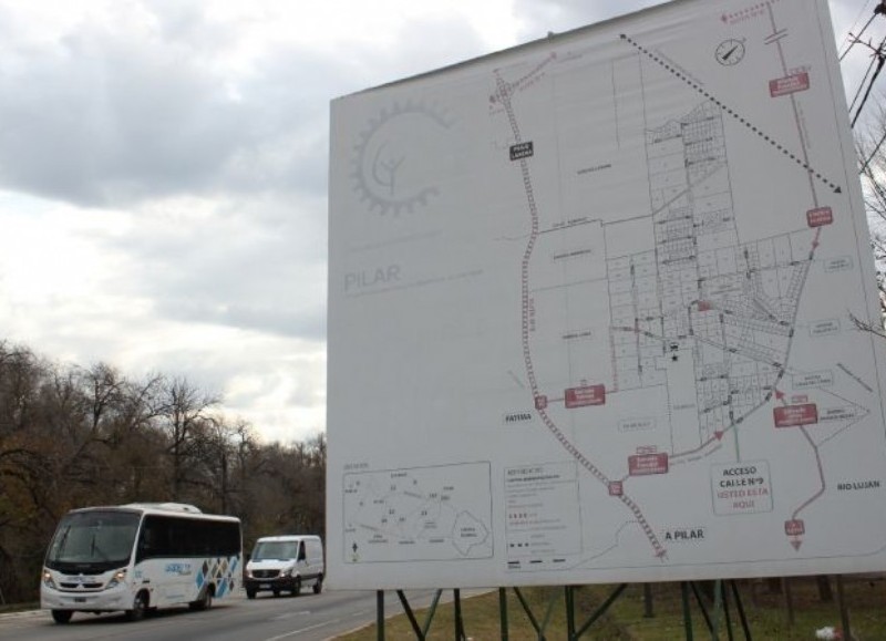 Los obreros afirmaron que momentos antes, uno de sus compañeros, identificado como Alejandro Cuellar, domiciliado en la ciudad de Merlo, estaba realizando el trabajo en el interior del pozo.