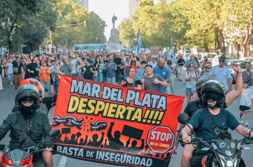 Denuncian a la cúpula policial de Mar del Plata por presunta agresión a jubilados que reclamaban mejoras salariales