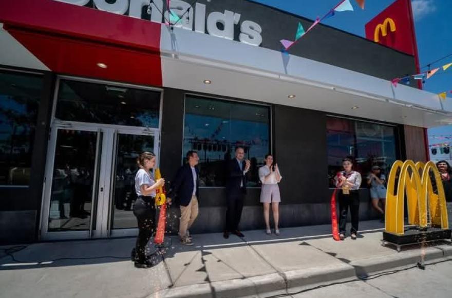 Mientras el Municipio destaca la llegada del local 24 horas como un logro de gestión, miles de pasajeros continúan tomando colectivos de media y larga distancia sin baños, refugio ni servicios básicos.