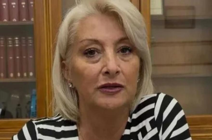 Alejandra Género aparece como la figura más comprometida en la causa.