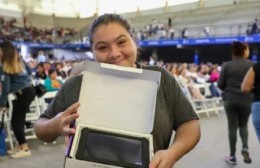 Pilar: se entregaron nuevas tablets a la comunidad