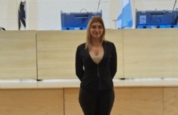 La psicóloga social Ángela Ríos recibió críticas por su exposición irresponsable en un acto público en Tigre.

