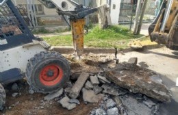 José C. Paz: siguen los bacheos de hormigón en la calle Pueyrredón