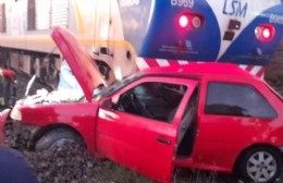 Un tren arrolló a un auto que pasó con la barrera baja en José C. Paz