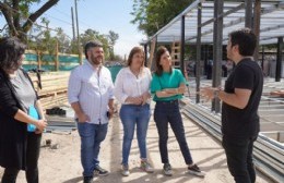 Karina Menéndez recorrió la delegación Anses de Merlo