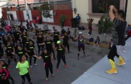 José C. Paz: se realizaron clases de Zumba y Aerobics en los corredores sanitarios