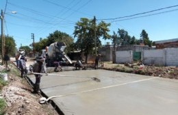 José C. Paz: siguen los trabajos de hormigón en la calle Pichincha