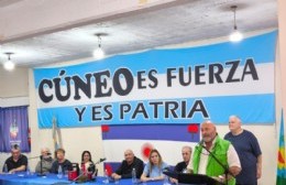 Santiago Cúneo presentó al Movimiento Confederal Argentino acompañado por figuras como Larry De Clay y Julio De Vido