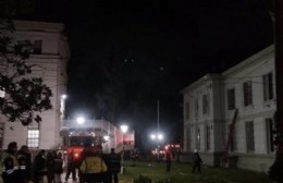 Impactante incendio en una fábrica de muebles