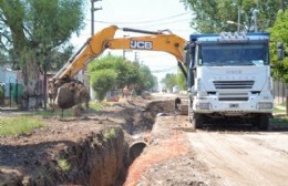 José C. Paz: continúa la pavimentación de hormigón y obras hidráulicas para la calle Pichincha