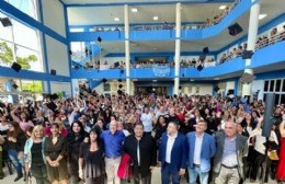Jose C. Paz: Mario Ishii entregó diplomas a 1501 egresados del Plan Fines 2